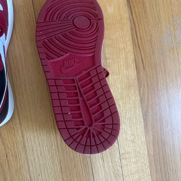 Jordan ' Black and Red Sneakers - Picture 3 of 4